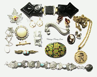 Destash Lot Vintage Costume Jewelry / Jewellery