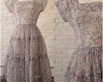 Vintage 1950s Carriage Novelty Print Sheer Crinkle Organza Dress by Jonathan Logan, size XS