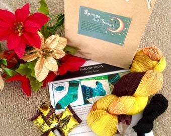 KNITTERS GIFT IDEA Sock Knitting Kit - Shadow Socks Pattern and Accessories
