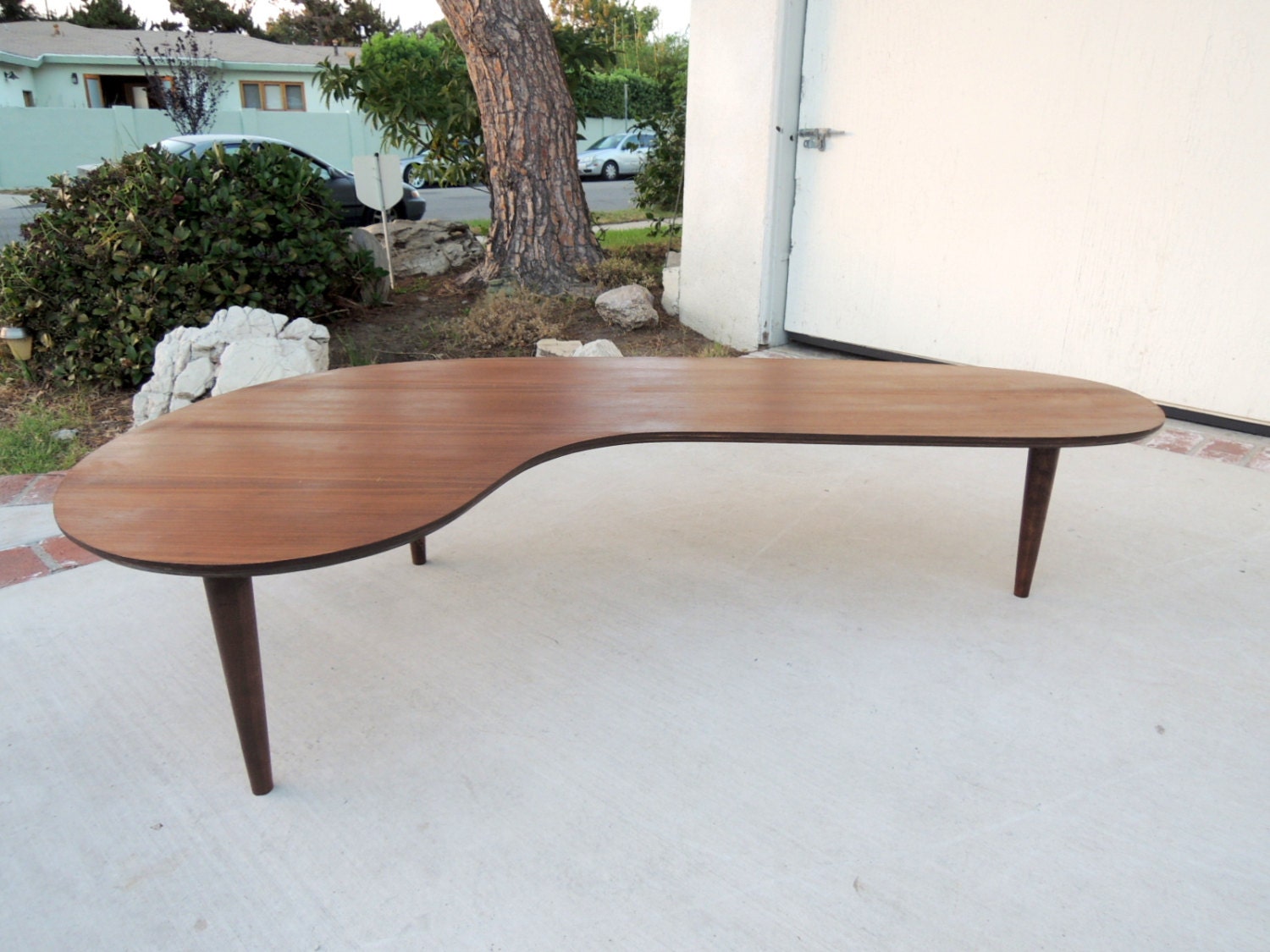 MID CENTURY MODERN Kidney Bean or Boomerang Coffee Table Los