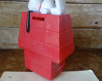 Vintage Snoopy Bank Plastic 1966-68