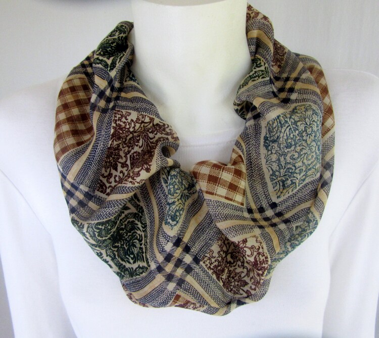 maroon and green scarf