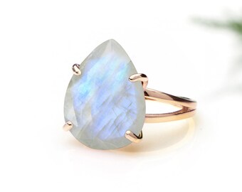 Rainbow moonstone ring,cocktail ring,rose gold ring,teardrop ring,gemstone ring,October birthstone ring,statement ring