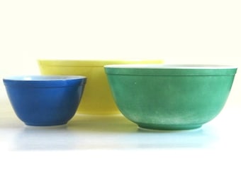 Primary Color Pyrex Mixing Bowl 404 Large Yellow, Med. Lg Green 403, Small Blue 401 from Primary Mixing Bowl Set, Pyrex Mixing Bowls (as-is)