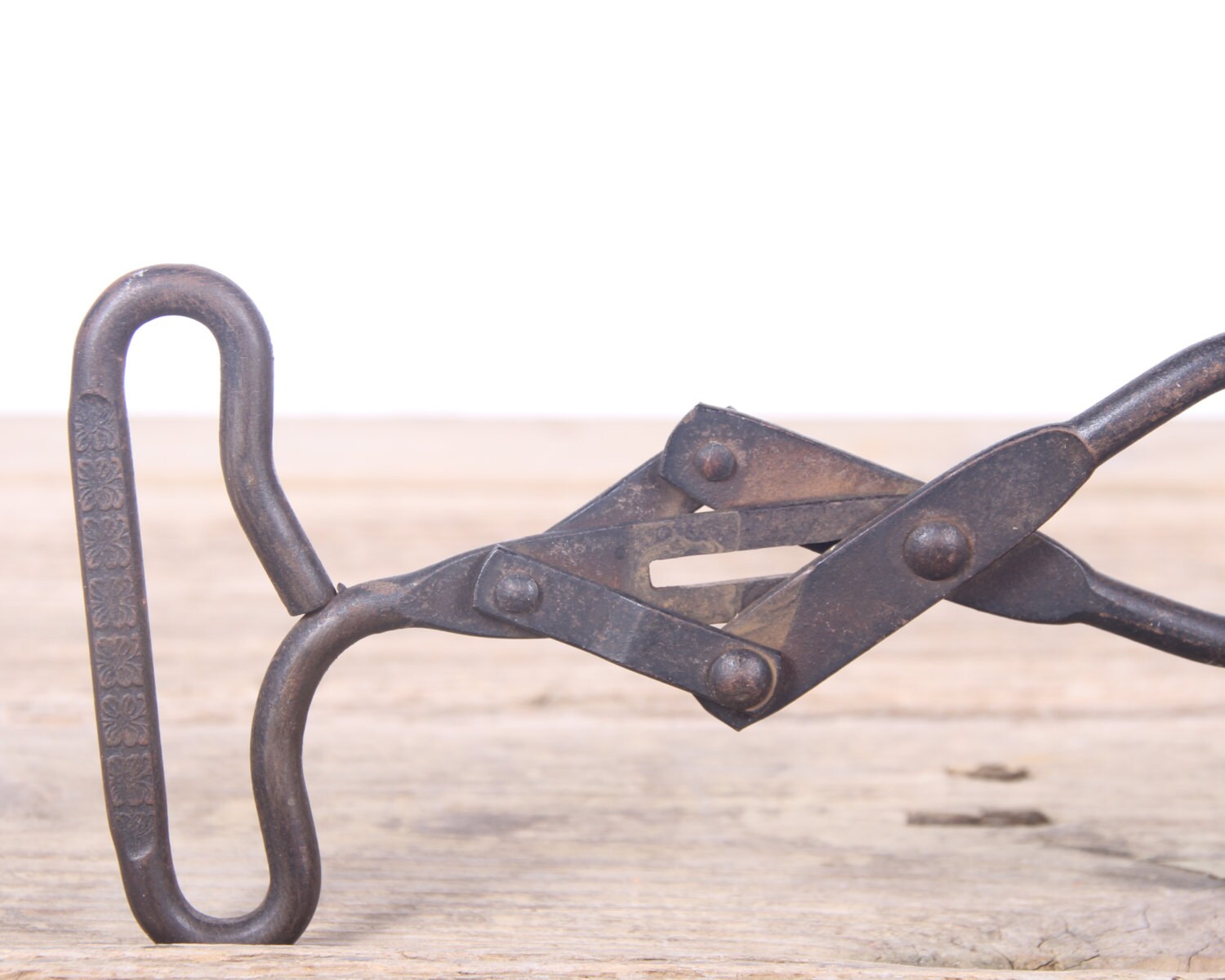 Vintage Ice Block Tongs / Metal Ice Tongs / Primitive Decor / Antique