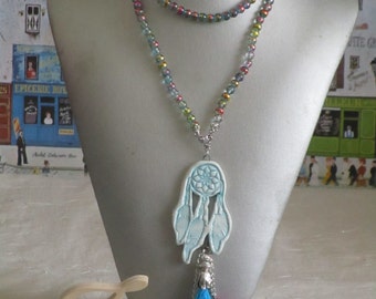 Ravissant collier plastron perles et céramiques
