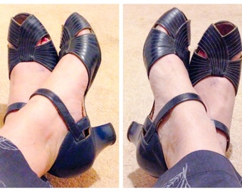 1930s Navy Blue Leather Peep Toe Heels / Art Deco Shoes / Size 6.5