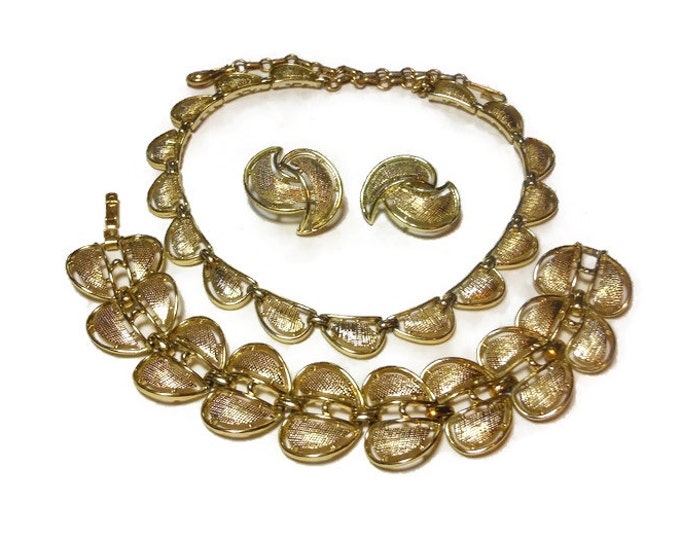 FREE SHIPPING Coro parure set, adjustable gold plated link choker, bracelet and earrings, textured light gold set, 1950s early 60s, rare!