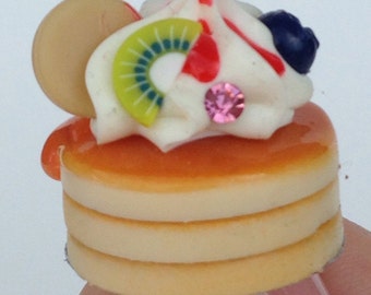 Pancakes and whipped cream ring