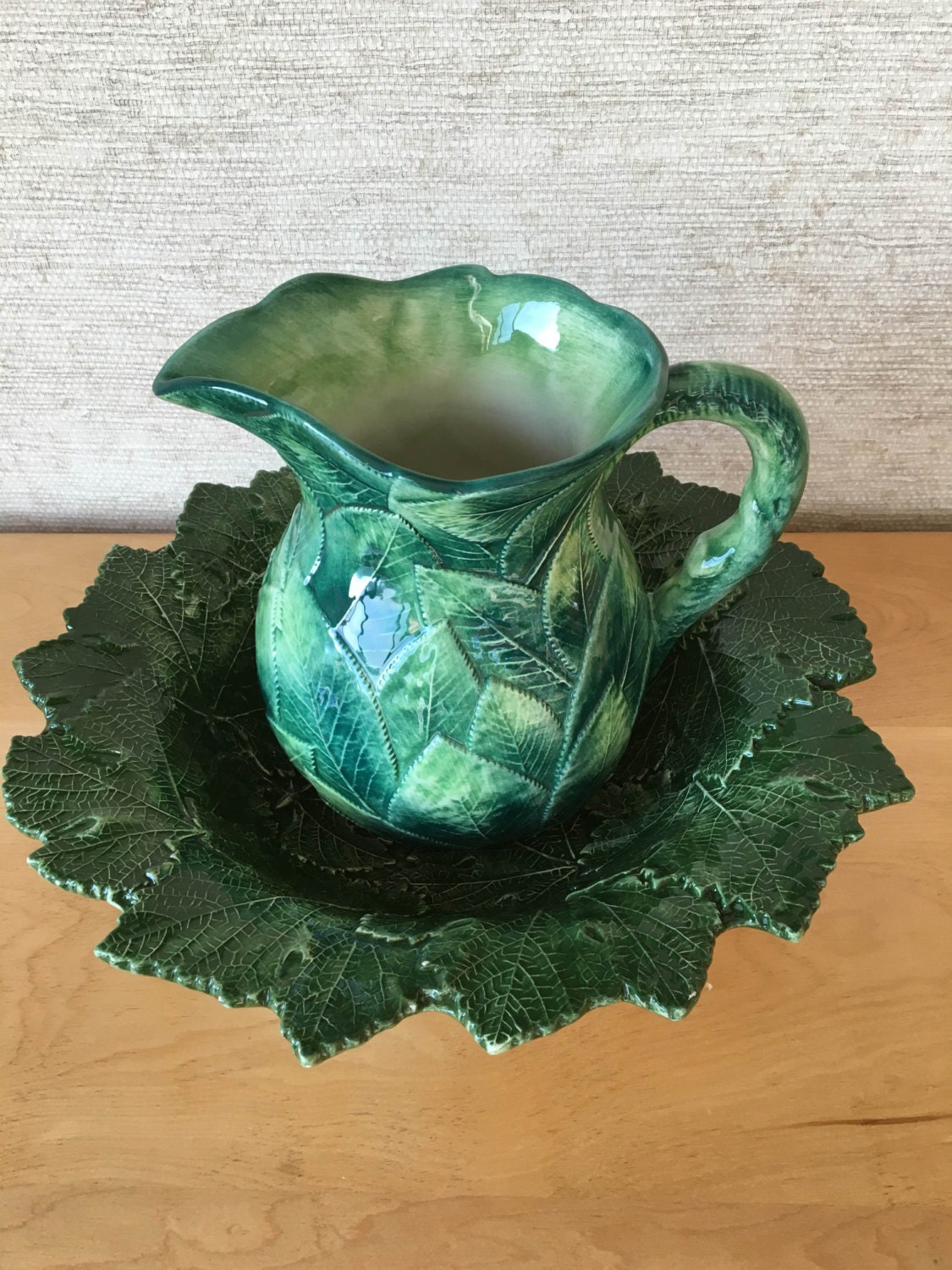 Bassano Italian Majolica Pottery Leaves Wash Bowl by BLAIRBURNSLLC