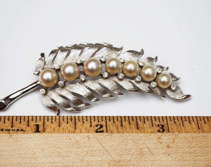 Crown Trifari Leaf Brooch - White Pearl - rhinestone - silver flower - Mid Century pin