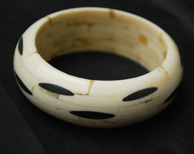 Chunky Bangle - White black -Carved Mossaic Bone - Boho Bracelet
