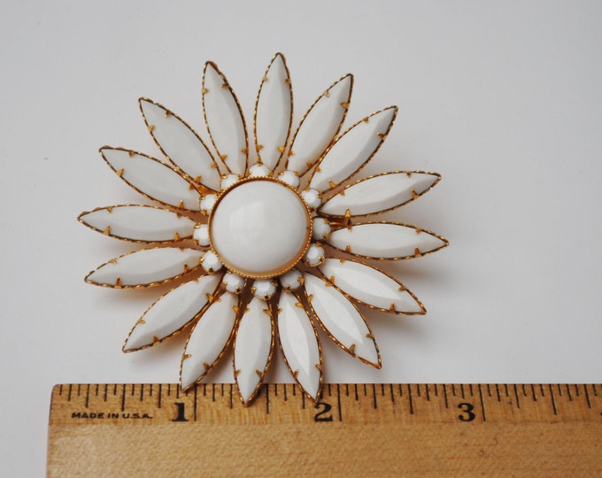White Flower brooch - lucite gold tone - mid century - floral pin