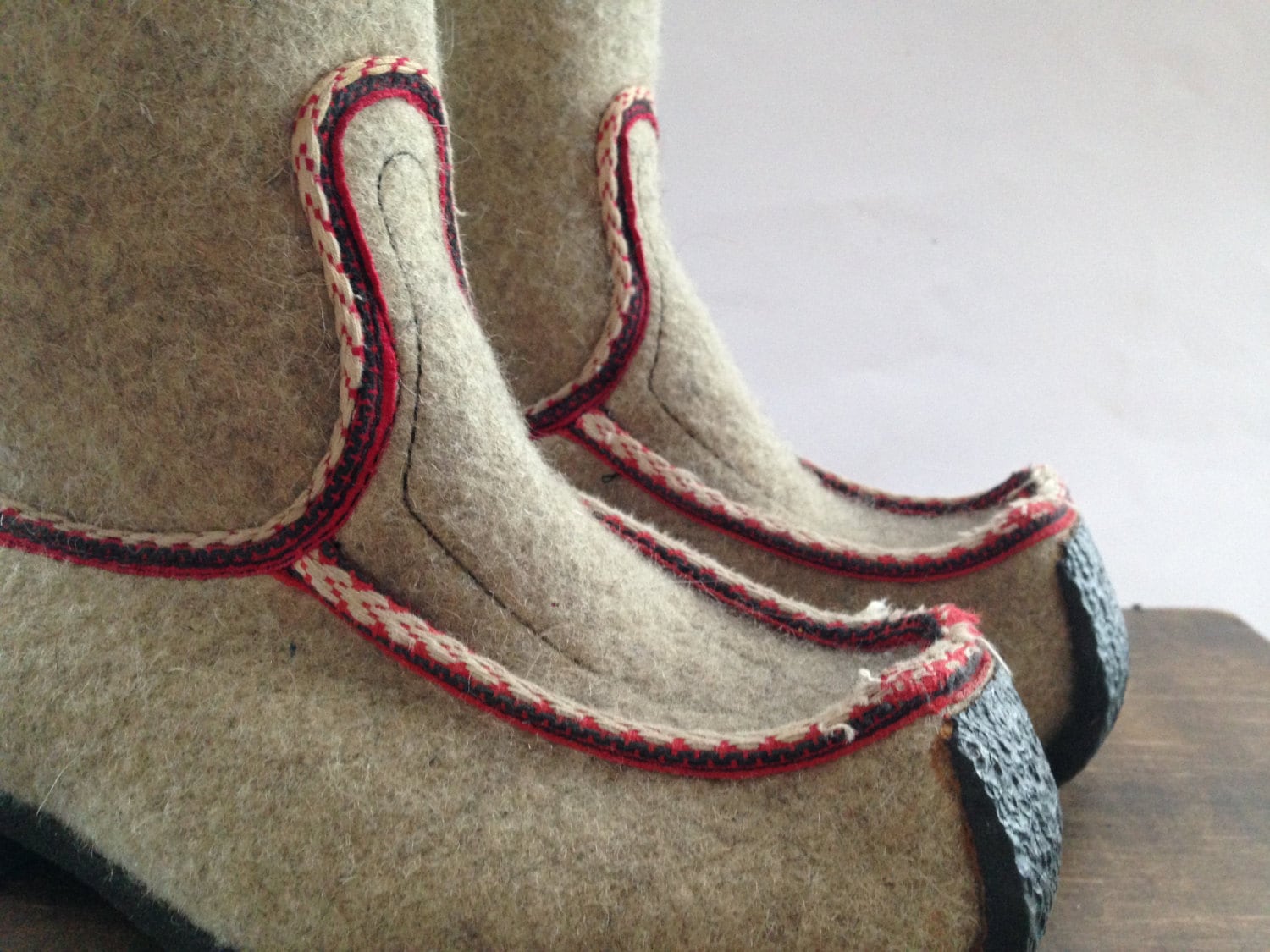 Scandinavian wool felt boots Sami boots Gray by TasteVintage