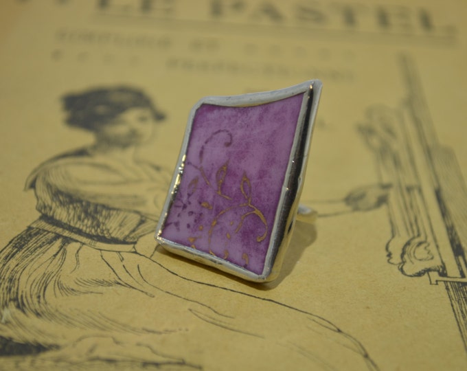 Porcelain violet ring from vintage Belgian plate