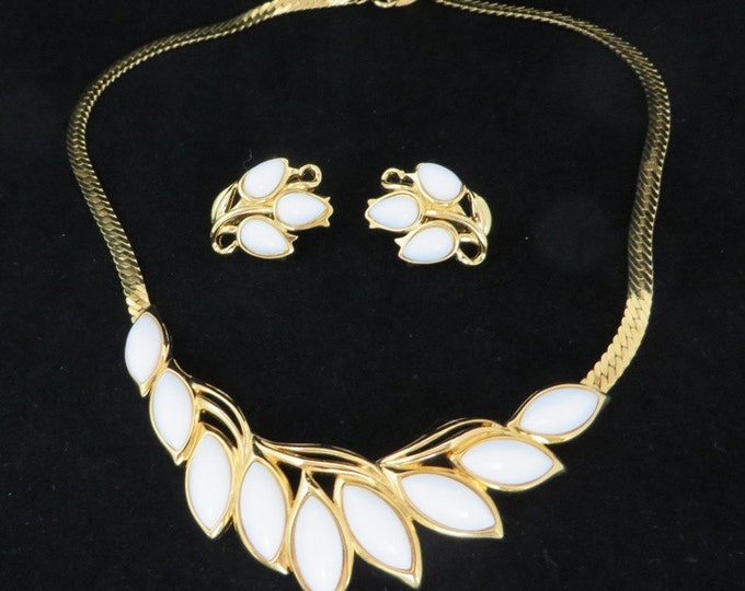 Trifari Jewelry Set, Vintage White Glass Necklace Set, Goldtone Herringbone Necklace Set, Demi Parure, Gift Boxed