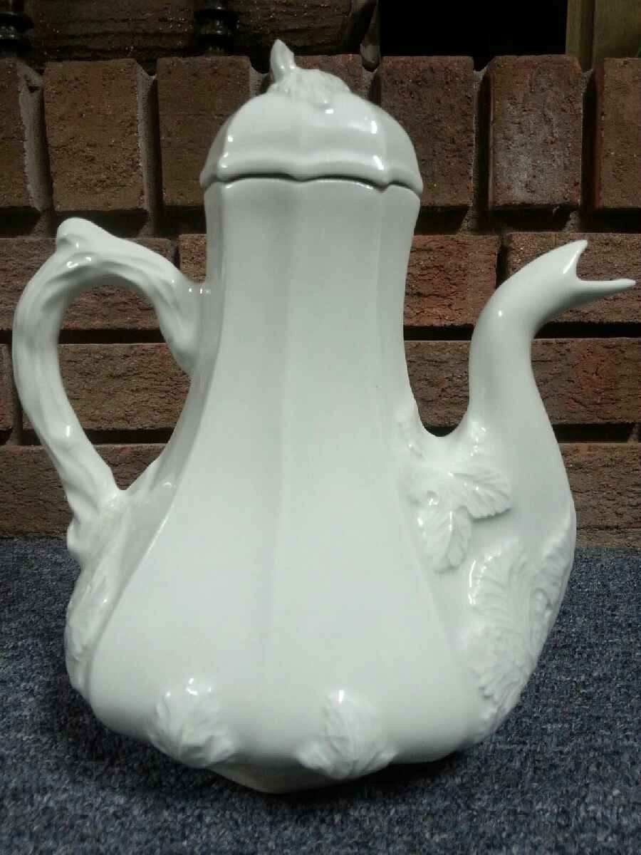 Red Cliff Ironstone Teapot Coffee Pot Grape Leaf Pattern