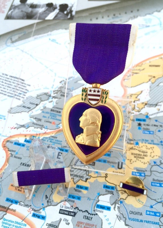 Slot brooch purple heart