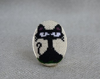 Black cat ring Cross stitch ring Embroidered jewelry Ring handmade Black jewelry Embroidered cat Gift for her Cat jewelry
