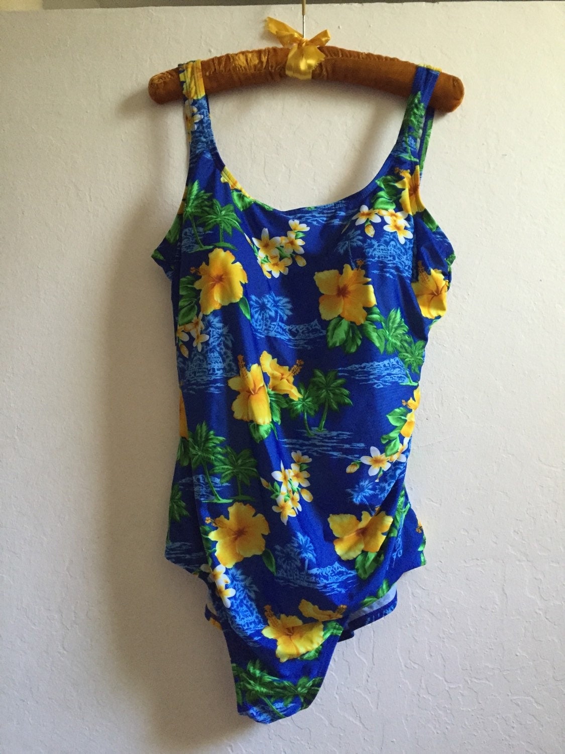 Never Worn Vintage Beautiful Hawaiian Print Bathing Suit