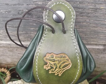 Leather pouch, ,Frog design , vert anis/green( 16 colour to choose) , 2 sizes available