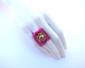 LA PERLA Ring **** hand knitted Ring, fuschia pink yarn, champagne yellow pearl, gold glass seed beads boho, hippie, gypsy