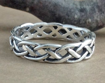 Celtic Braid Ring~Silver Celtic Braided Band~Infinity Knot Ring~Silver Woven Band~Knotted Ring~Braided Knot Ring~Wedding Band~Promise Ring