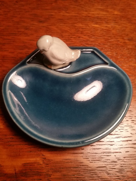 Highly Collectible Vintage Wade Ceramics Of England Deep Blue