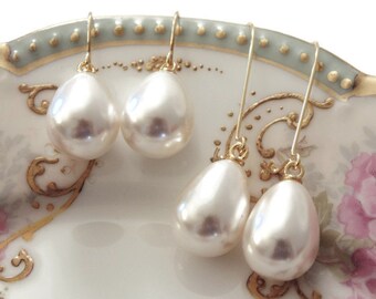 Mothers Day Gift Pearl earrings Pearl teardrop earrings Pearl earrings dangle Pearl drop earrings Bridesmaid earrings Pearl earrings wedding