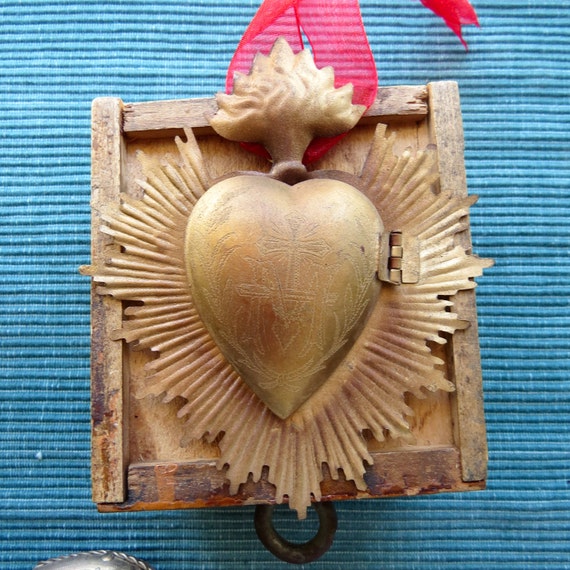 Gold Toned Flaming Sacred Heart ExVoto Religious Metal Cachette with