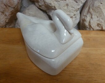 Swan dish with lid Enchanto Pottery Burbank CA USA 1950s