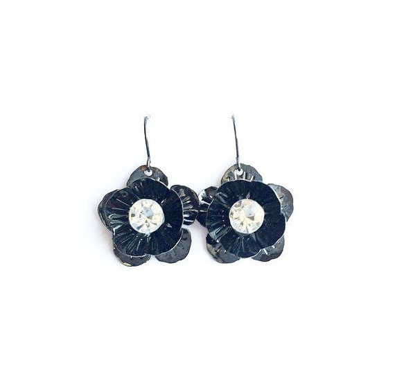 Shiny Pewter Flower Earrings ONLY TWO PAIRS dark by thebeadsmiths