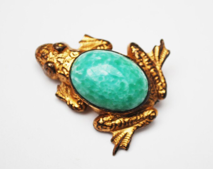 Frog Brooch - Green Peking glass - gold filled - Art Glass figurine vintage pin