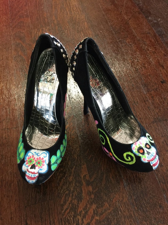 skull stiletto heels