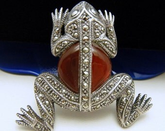 Sterling Silver Frog Carnelian Belly Stone Marcasites Brooch Pin