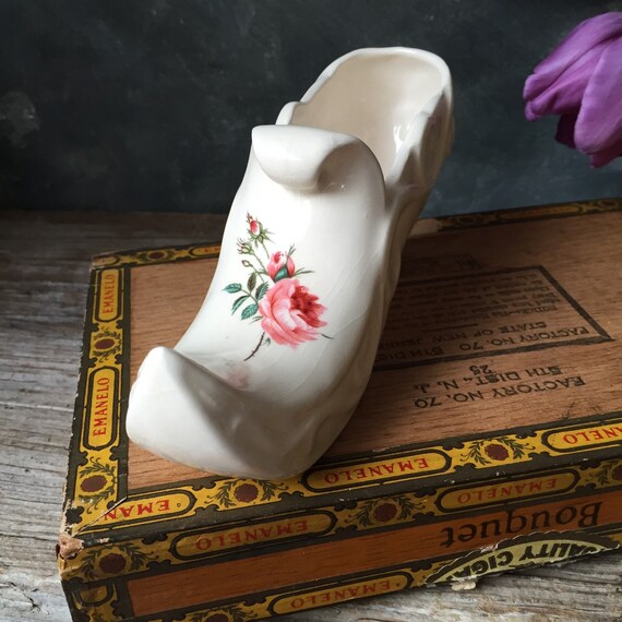 Vintage Ceramic Shoe Figurine: Vintage Ceramic Shoe Planter