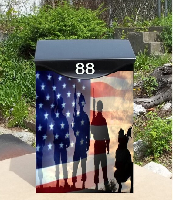 Soldiers and Flag Wall Mounted Mailbox
