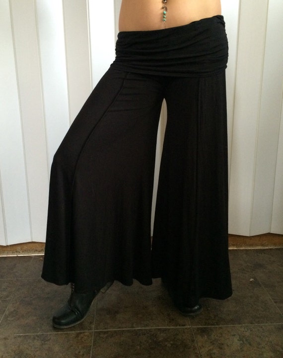 outfits with black flowy pants