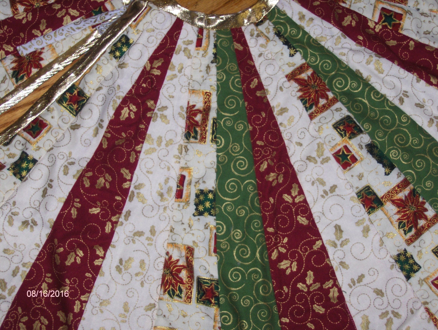 christmas tree skirt quilted reds greensgolds by LookingSewUnique