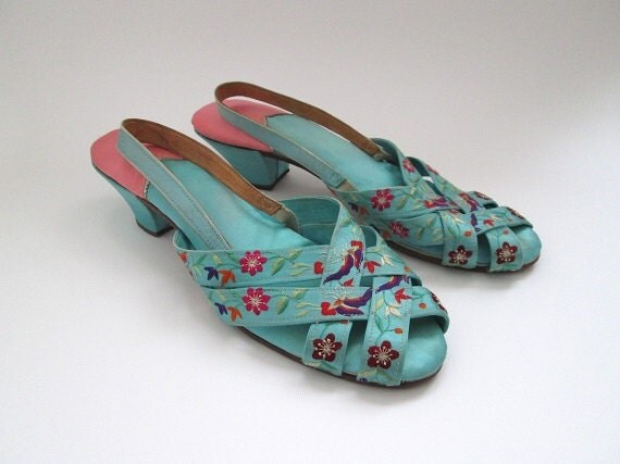 1940s Slippers / Vintage 1940s Boudoir Slippers / Embroidered