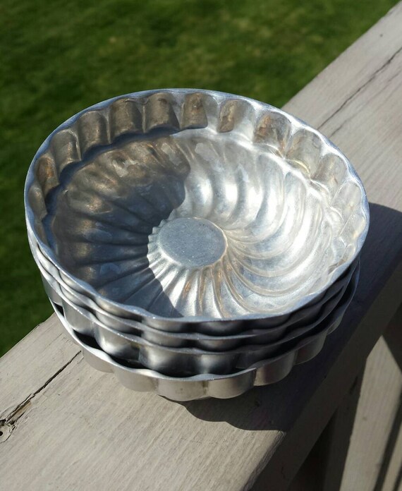 Aluminum Jello Molds Tarts Bundt Pan Vintage Baking Retro set