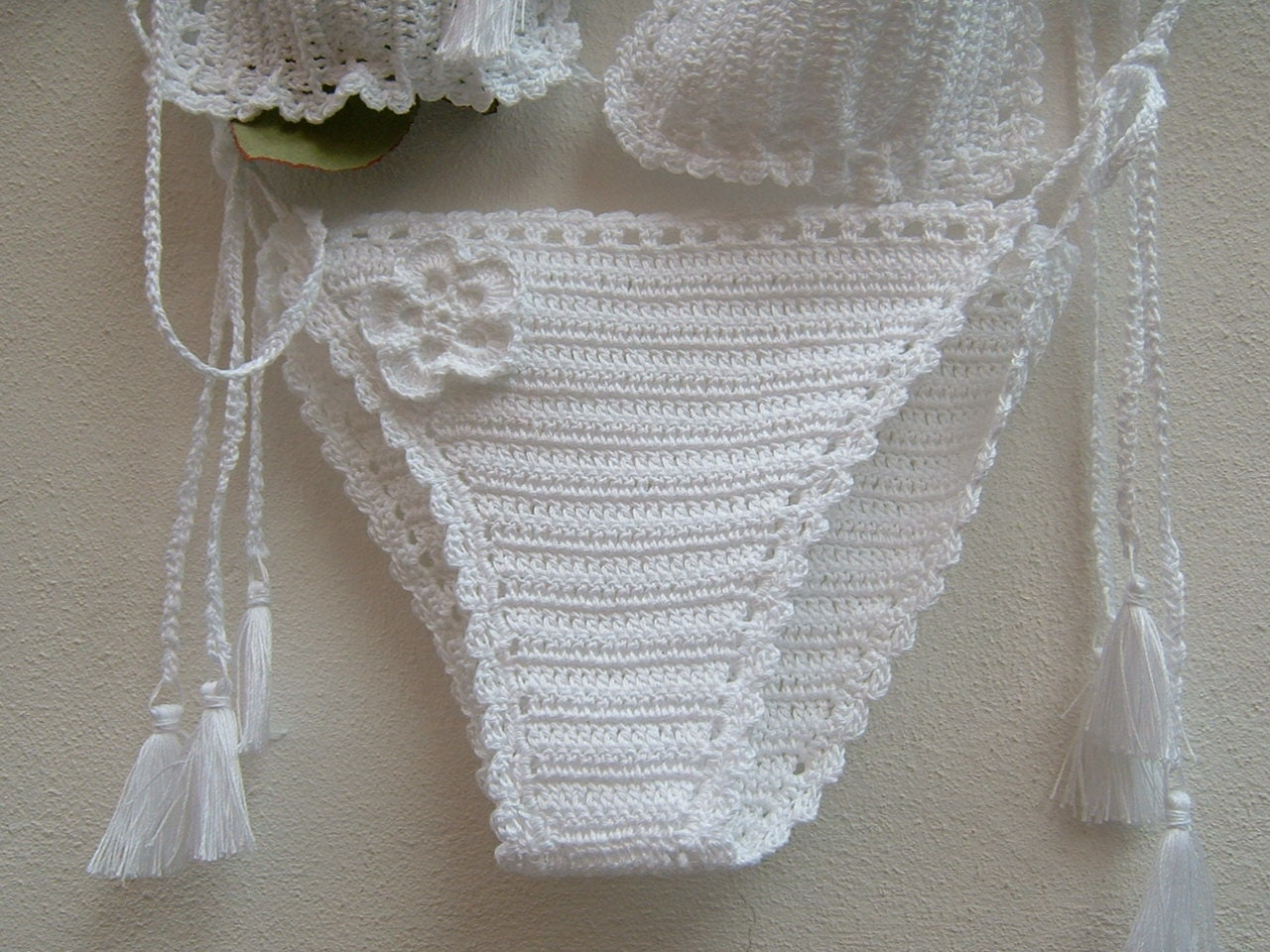 White lace bikini in crochetcrochet cotton Swimsuittriangle Bikini