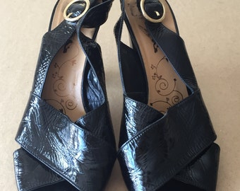 vintage 60s/70s black patent leather sandal