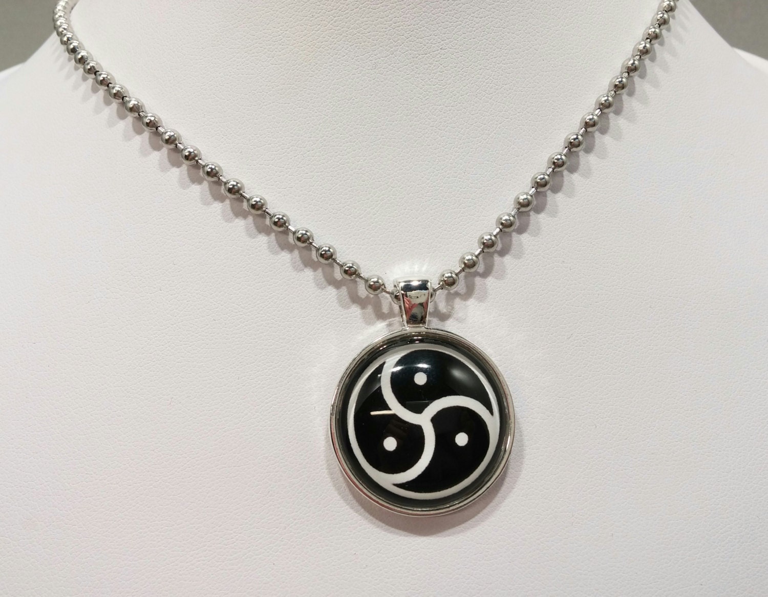 Bdsm symbol pendant jewelry
