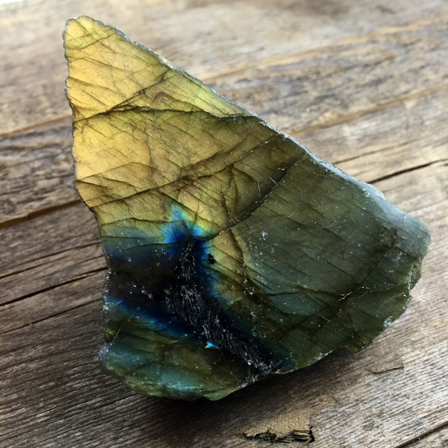 labradorite-stone-raw-crystal-labradorite-slab-raw-crystal