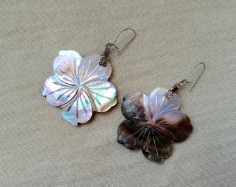 Shell Flower Earrings -- 602
