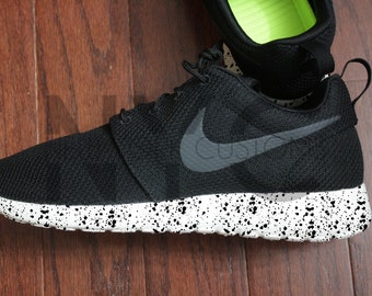 nike roshe black with speckled sole nike roshe black with speckled sole