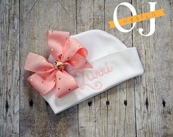 Personalized Name Baby Hat - Infant Hospital Hat - embroidered - Newborn Hat - Newborn Hat with Bow - Girl - Light Pink and Gold