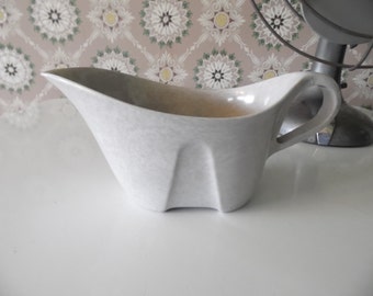 Branchell Melmac Grey Gravy Boat or Creamer Designed by Kaye La Moyne, Mist Grey Melamine Gravy Boat, Color-Flyte Design