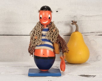 Vintage sailor doll - Sailor wood figurine - Sailor with fish and network - Figurine Sailor - Wooden figurine sailor - Beach decor